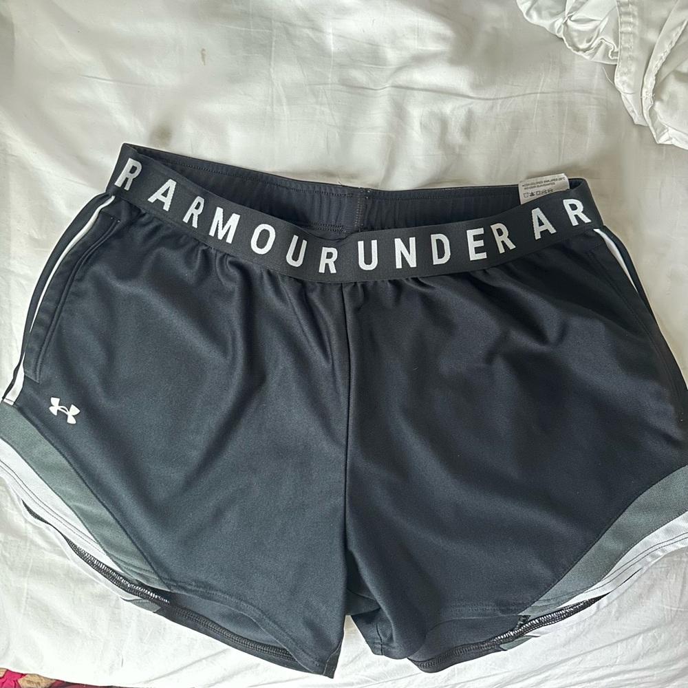 Under Armour Running Shorts Size Large Black